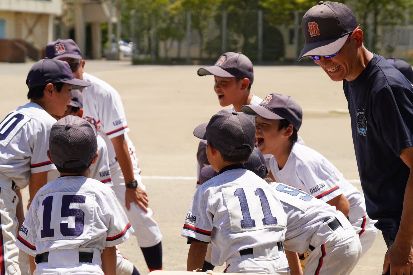 仲間と過ごす青空ベアーズの選手たち